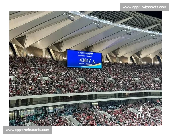 苏超球迷净场行动：文明观赛新标杆