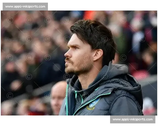 谢周三老板强硬下令：主帅罗尔立即终止休假返岗，否则面临罚款