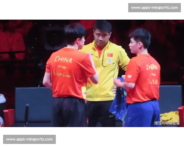 王楚钦驾车违规引争议！王皓对林诗栋严厉，为何对弟子宽松？